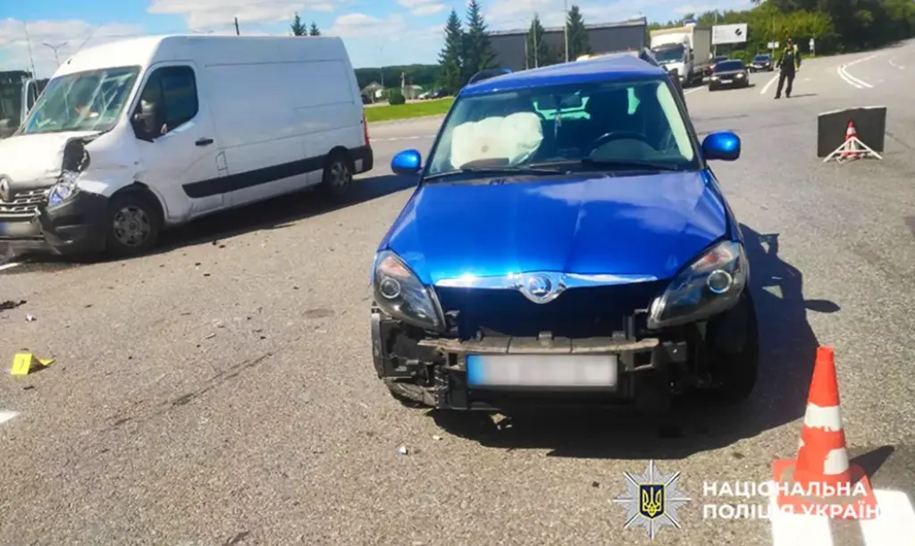 На Хмельниччині у ДТП постраждали 20-річний юнак та семирічна дівчинка