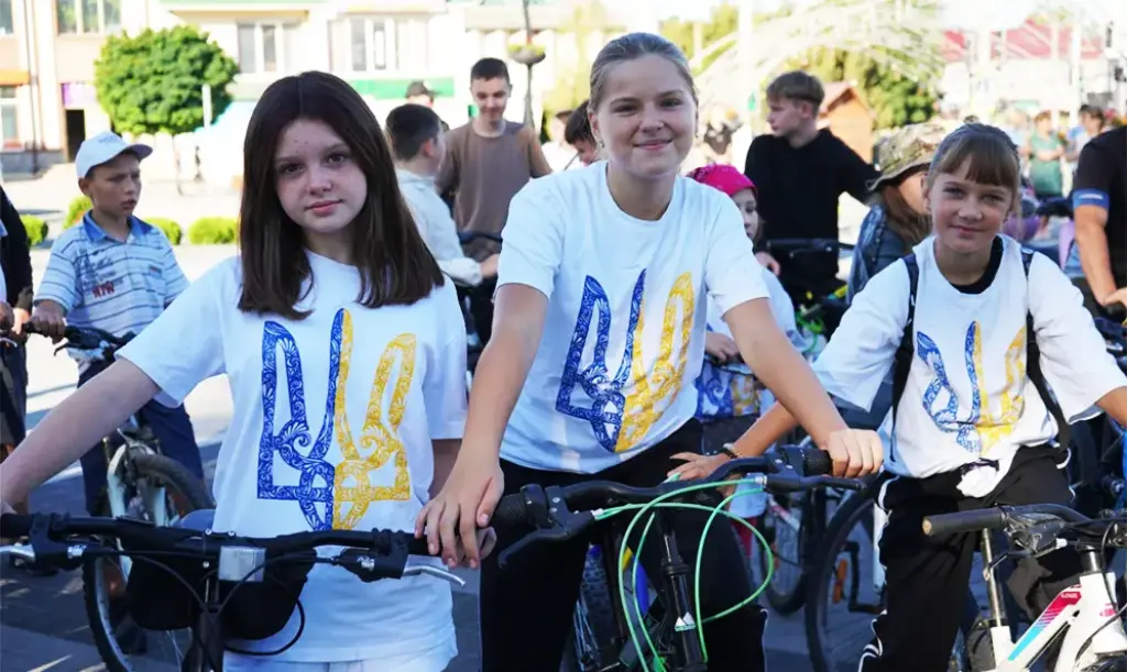 У Городку відбувся перший велопробіг на честь загиблих захисників і захисниць