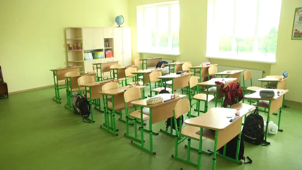 На Хмельниччині після 35 років будівництва відкрили сучасний ліцей
