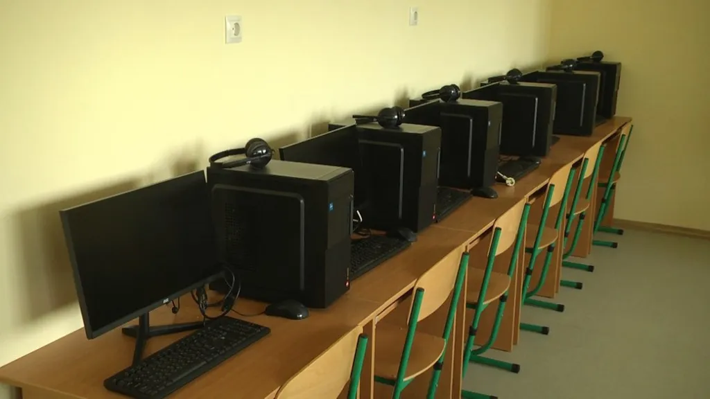На Хмельниччині після 35 років будівництва відкрили сучасний ліцей