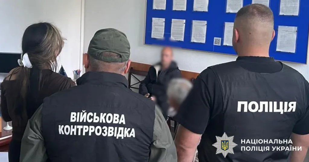 У Хмельницькому затримали чоловіка, який вимагав хабар за приховування СЗЧ