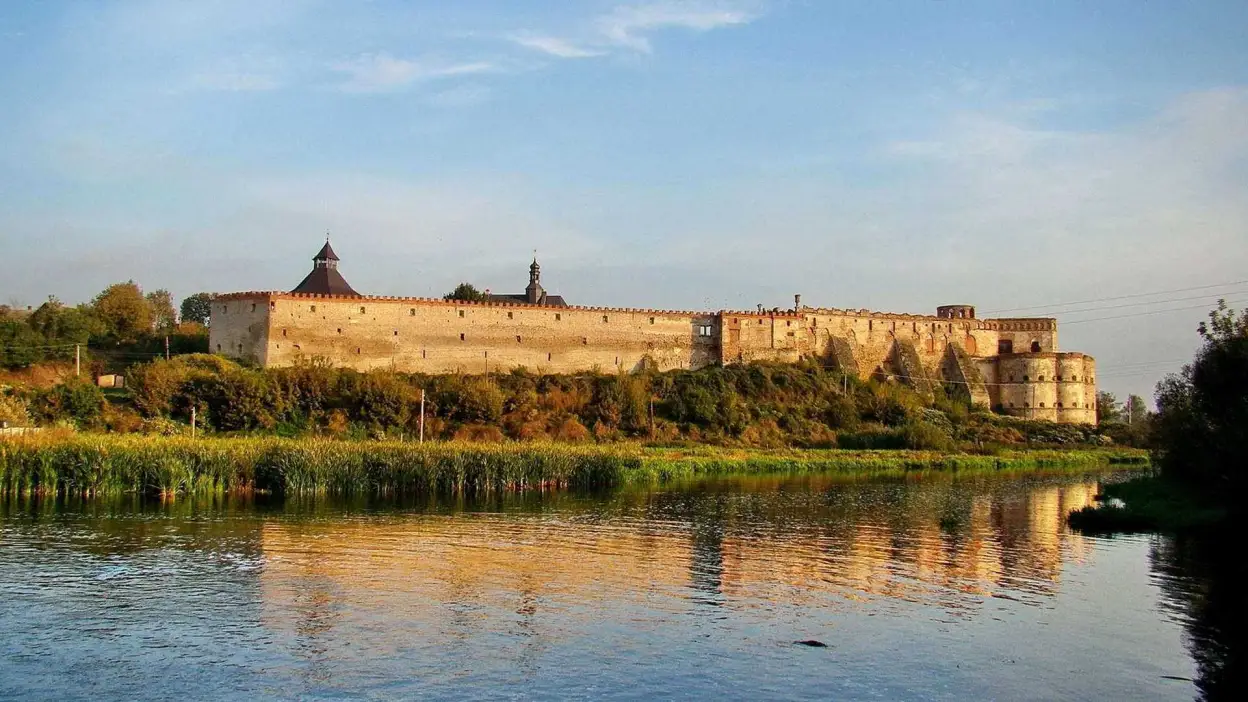 Масову риболовлю влаштували під стінами фортеці на Хмельниччині