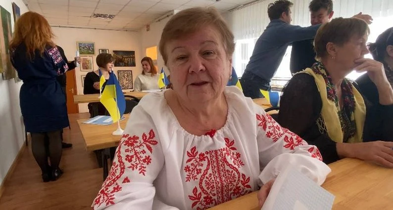 “Надішлю сину на фронт, щоб перевірив”: як на Хмельниччині писали Радіодиктант національної єдності