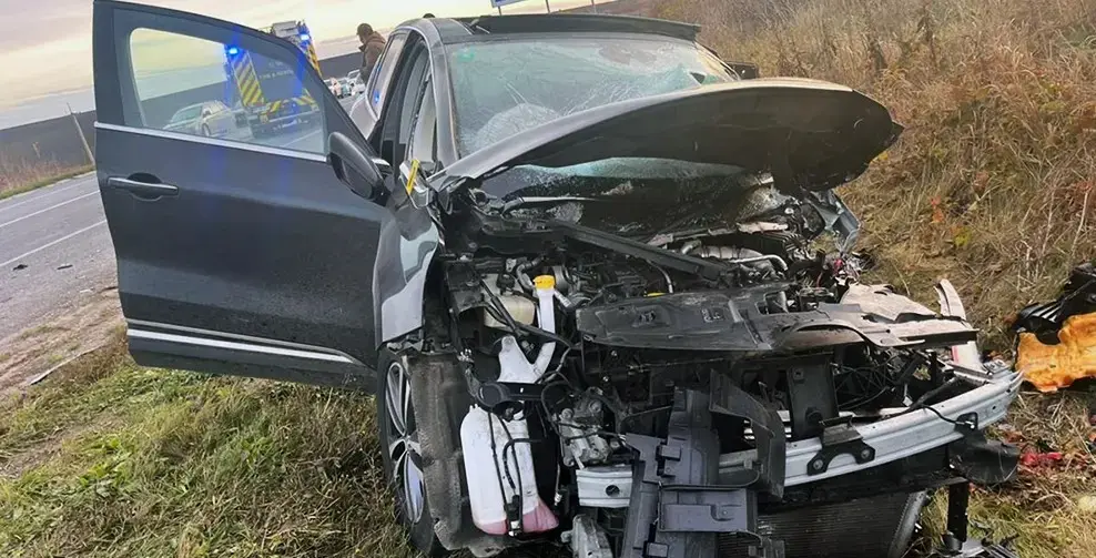 Два автомобілі зіткнулися на трасі у Хмельницькому районі: водії загинули