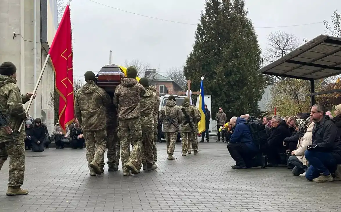 «Завжди йшов першим»: у Хмельницькому попрощалися із Сергієм Пастухом