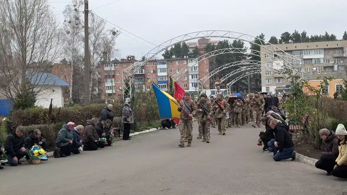 На Хмельниччині попрощалися із двома захисниками