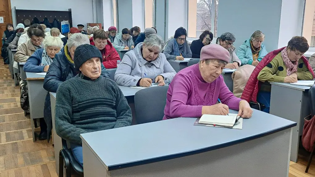 Найстаршому — 89: у кропивницькому університеті Третього віку безплатно навчаються пів тисячі студентів