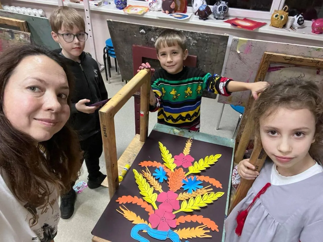 Ми схиляємо голови перед усіма, хто загинув в роки Голодомору.