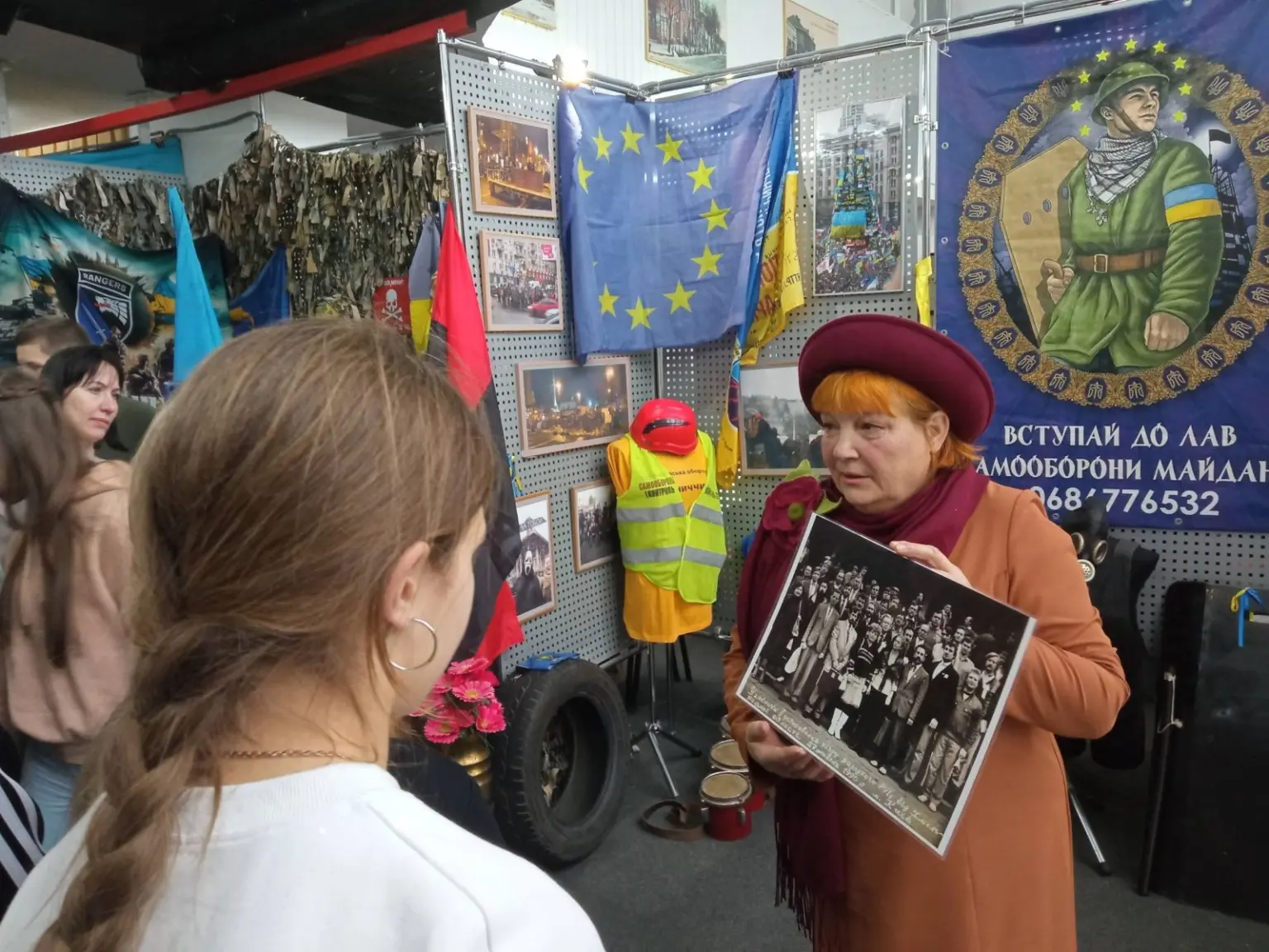 Хмельницьким студентам розповіли про ціну свободи: у музеї провели годину пам’яті Революції Гідності