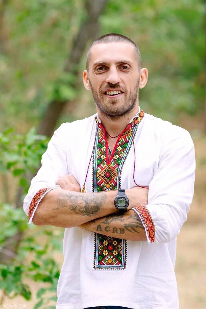 “Моя мета — щоб він був впізнаваний”: мурал в пам’ять про воїна Олексія Яніна створюють у Хмельницькому