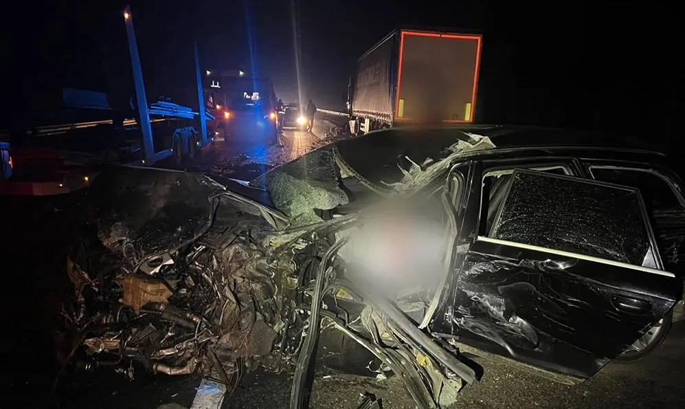 Внаслідок ДТП на одній з трас Хмельниччини перекрито рух транспорту