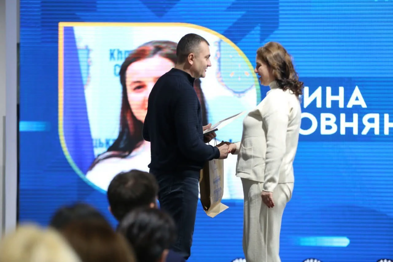 З Днем місцевого самоврядування! Команда Хмельницького: разом до Перемоги та щоденних змін З Днем місцевого самоврядування! Команда Хмельницького: разом до Перемоги та щоденних змін