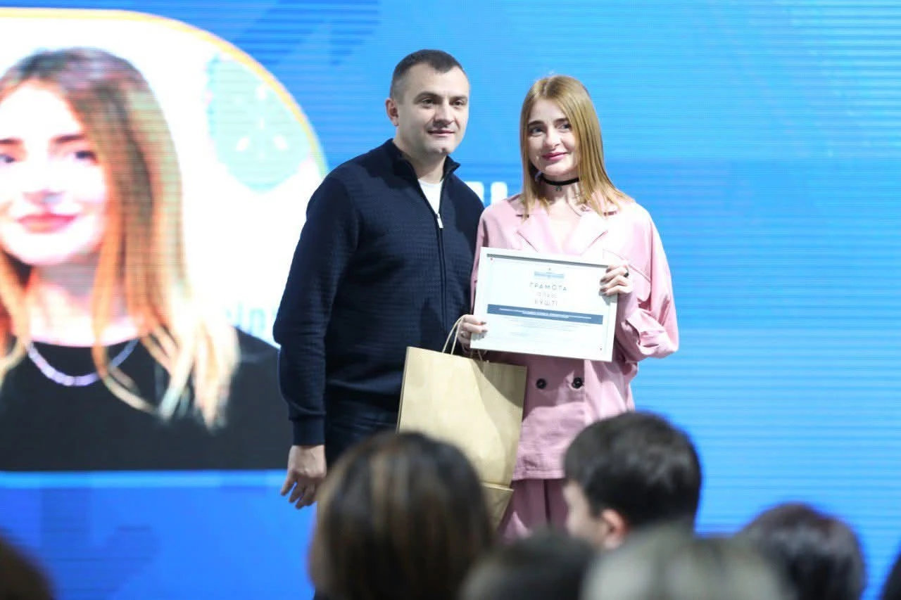 З Днем місцевого самоврядування! Команда Хмельницького: разом до Перемоги та щоденних змін З Днем місцевого самоврядування! Команда Хмельницького: разом до Перемоги та щоденних змін