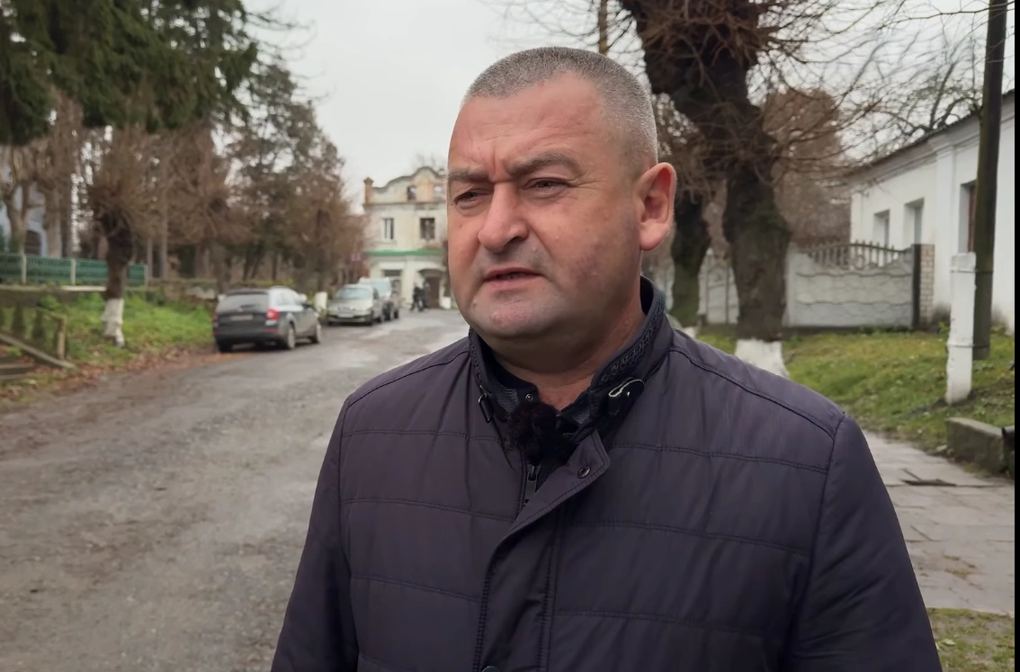 Зі світлом під час відключень: на Хмельниччині селище забезпечило генераторами усі заклади інфраструктури