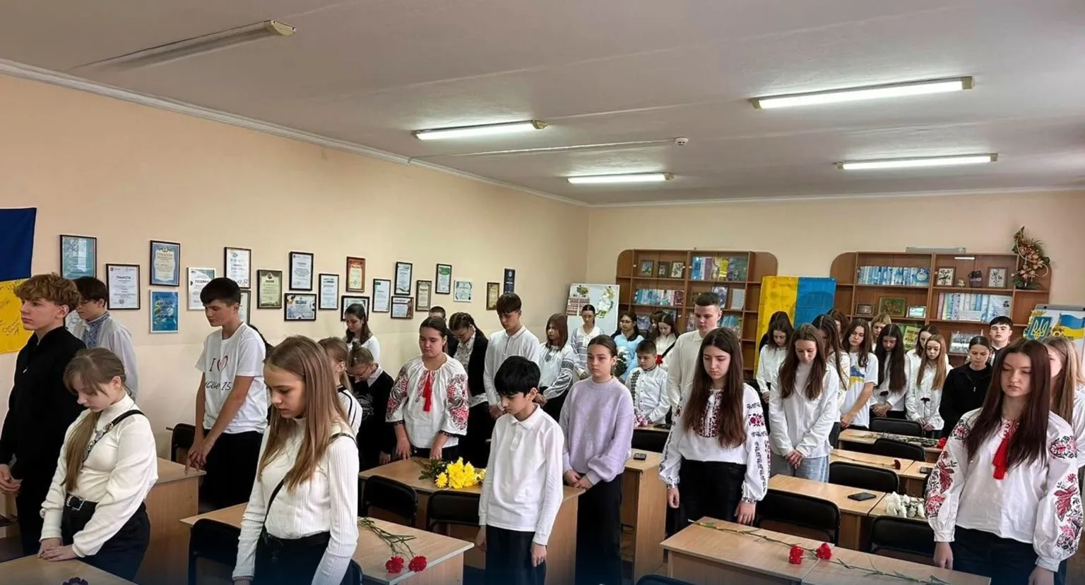 Від уроків мужності до благодійних ярмарків: патріотичний місячник у школах
