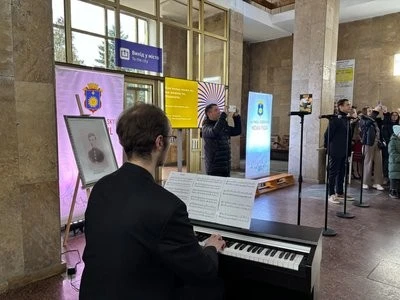 З Покровська до Кам’янця-Подільського: пам’ятну дошку композитору Миколі Леонтовичу відкрили на Хмельниччині