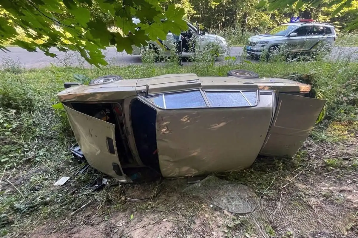 Пʼяним вночі катав школярок та злетів у кювет: як покарали водія на Хмельниччині