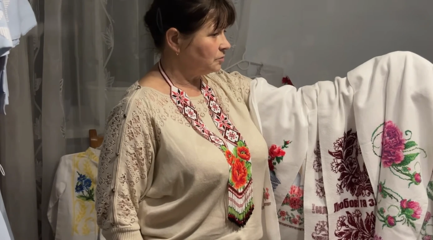 “Вивезла рушники з окупації”: історія вчительки та майстрині Тетяни Столковської