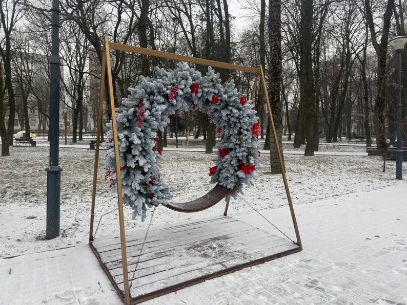 Світло без гучних свят: як Хмельницький увійшов у різдвяно-новорічний період
