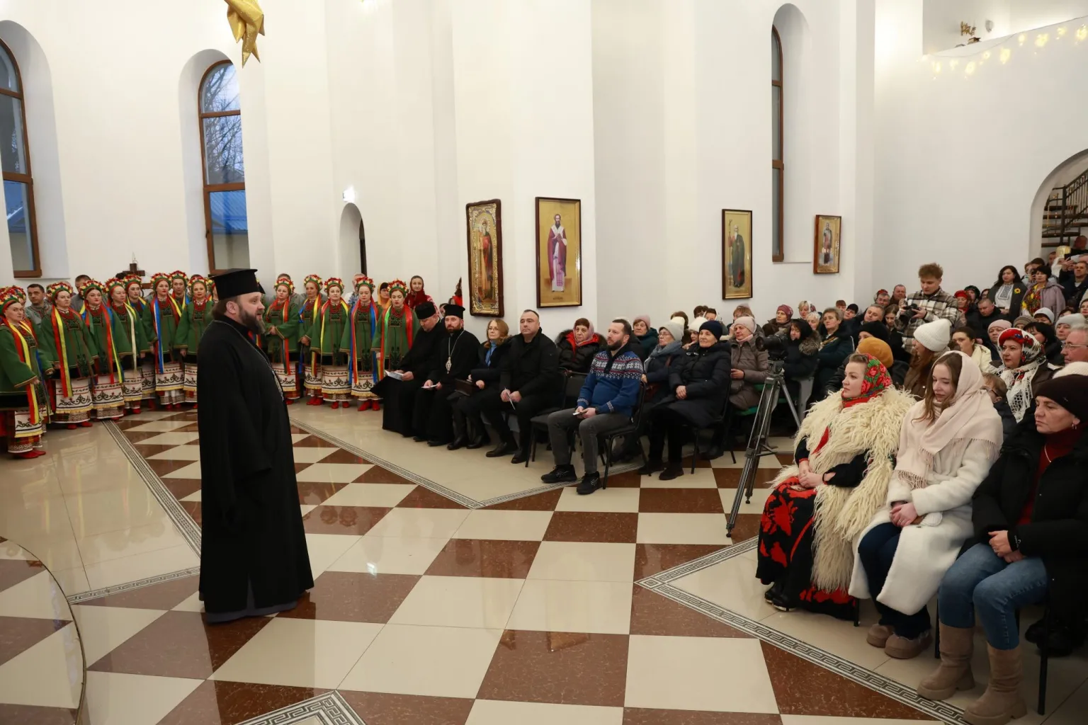 Різдвяна пісня як спільна молитва: на Хмельниччині провели обласний фестиваль колядок