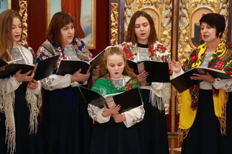 Різдвяна пісня як спільна молитва: на Хмельниччині провели обласний фестиваль колядок