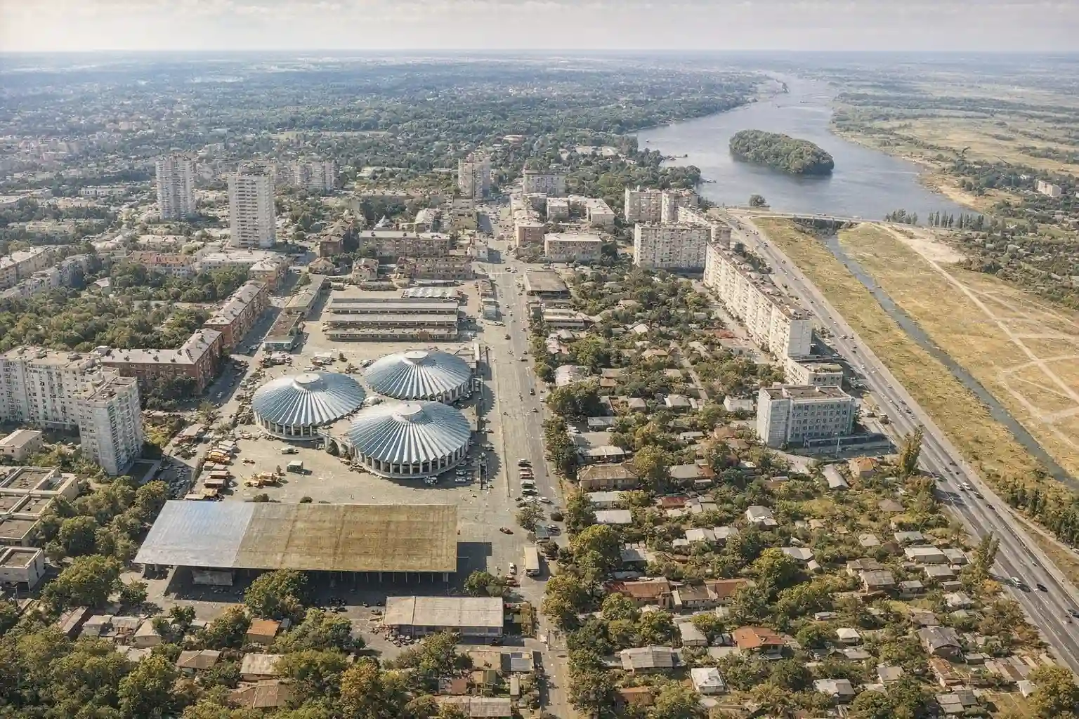 Від ярмарків до павільйонів: як формувався центральний ринок Хмельницького