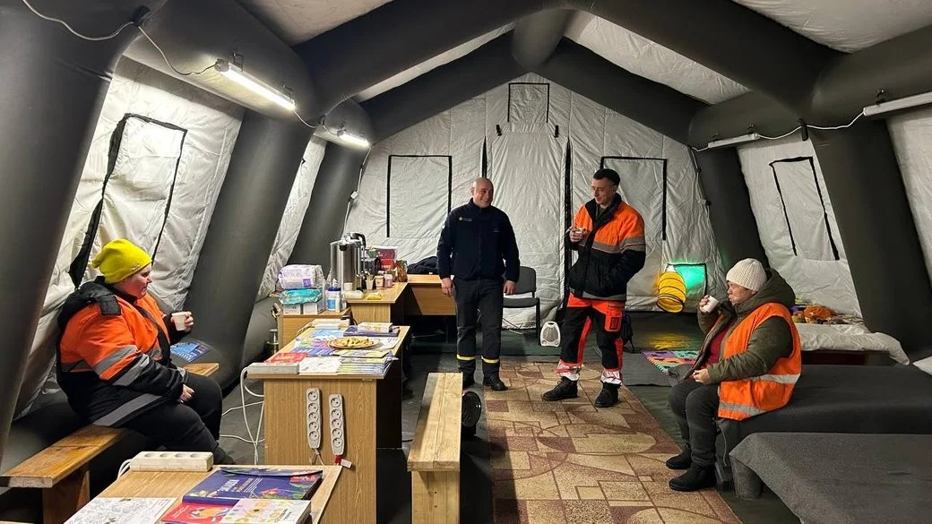 Мобільні пункти тепла у Хмельницькому за вихідні стали прихистком для сотень містян