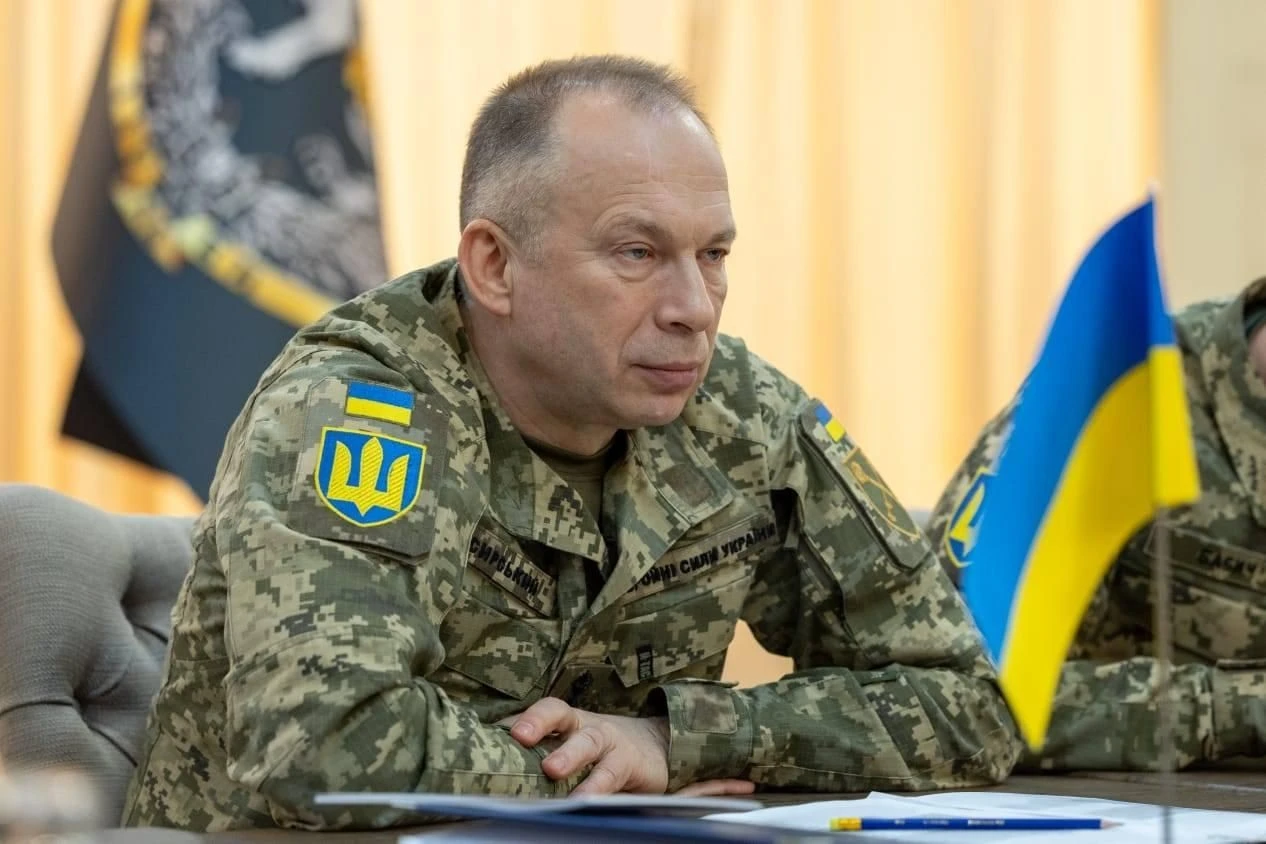 Сирський у розмові з генералом США наголосив: Україні потрібно терміново зміцнити ППО