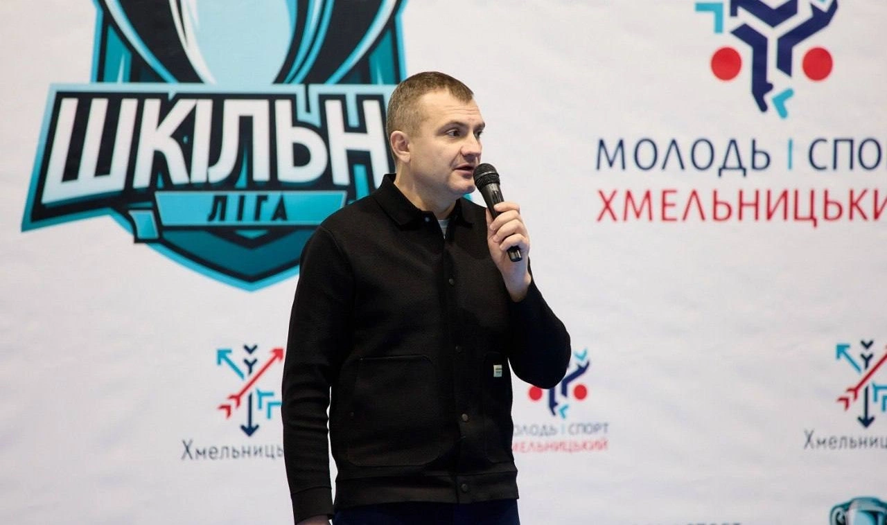 Понад сто школярів за столами і ракетками – у місті завершили турнір із настільного тенісу в межах Шкільних ліг
