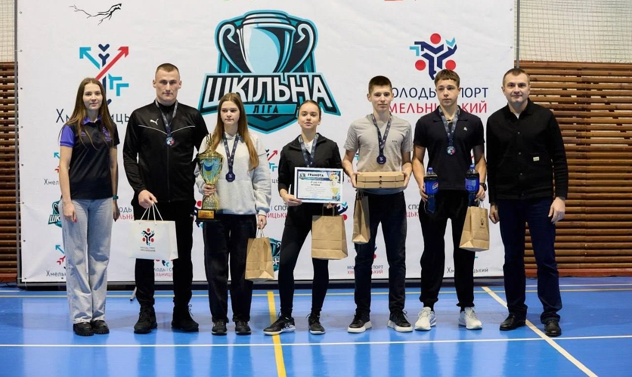 Понад сто школярів за столами і ракетками – у місті завершили турнір із настільного тенісу в межах Шкільних ліг