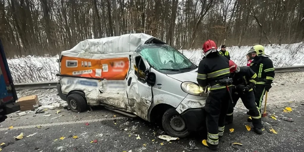 Смертельне зіткнення на Летичівщині: водій Renault Trafic загинув у ДТП