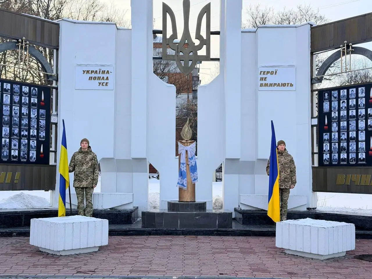 Дванадцять років незламності: як у Хмельницькому вшанували пам’ять Героїв Небесної Сотні