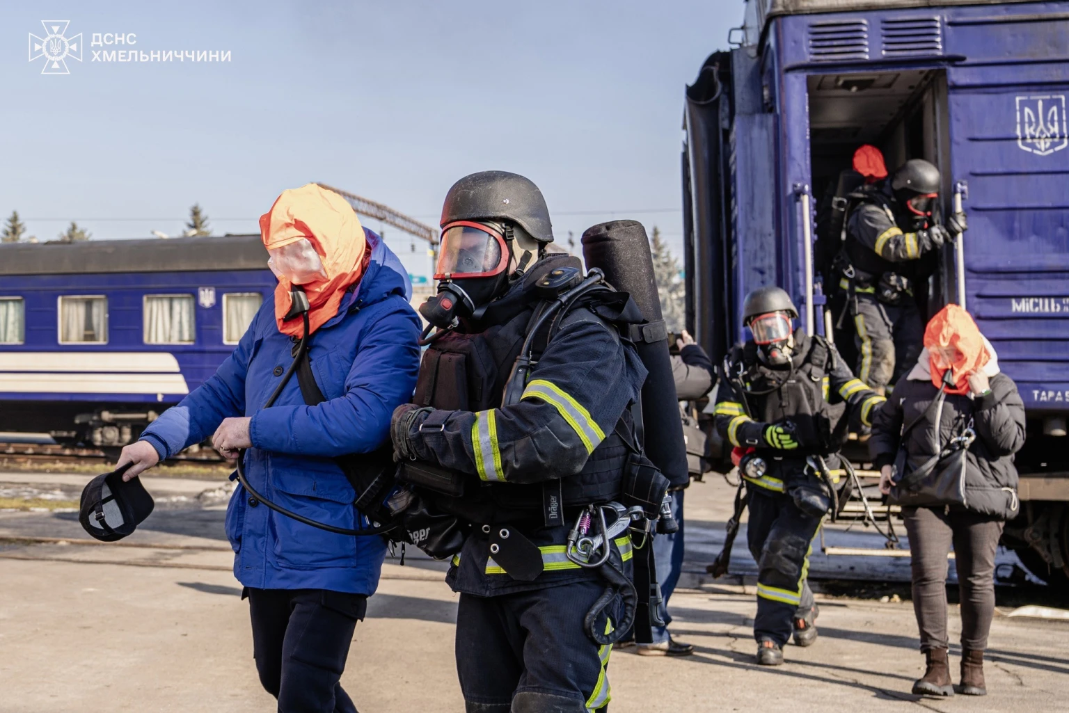 Безпека на коліях: чому на вокзалі Хмельницького помітили рятувальників у протигазах