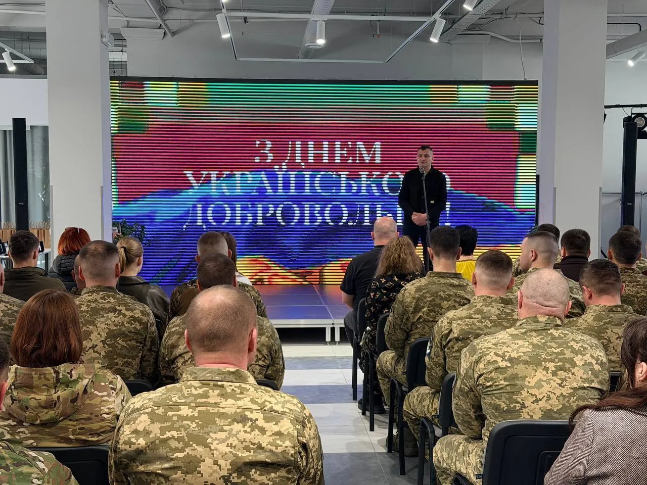 У Хмельницькому відзначили добровольців нагородами «Воля та мужність»