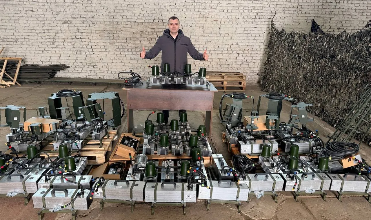 Автомобільні системи РЕБ для фронту: Хмельницький передав чергову партію допомоги