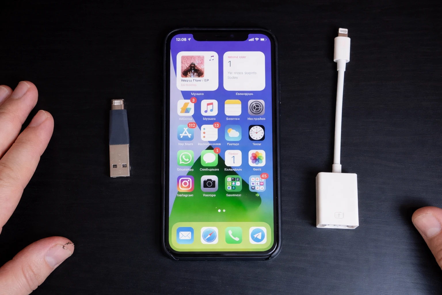 Як підключити зовнішню usb флешку до телефона з роз’ємом USB-C або Lightning