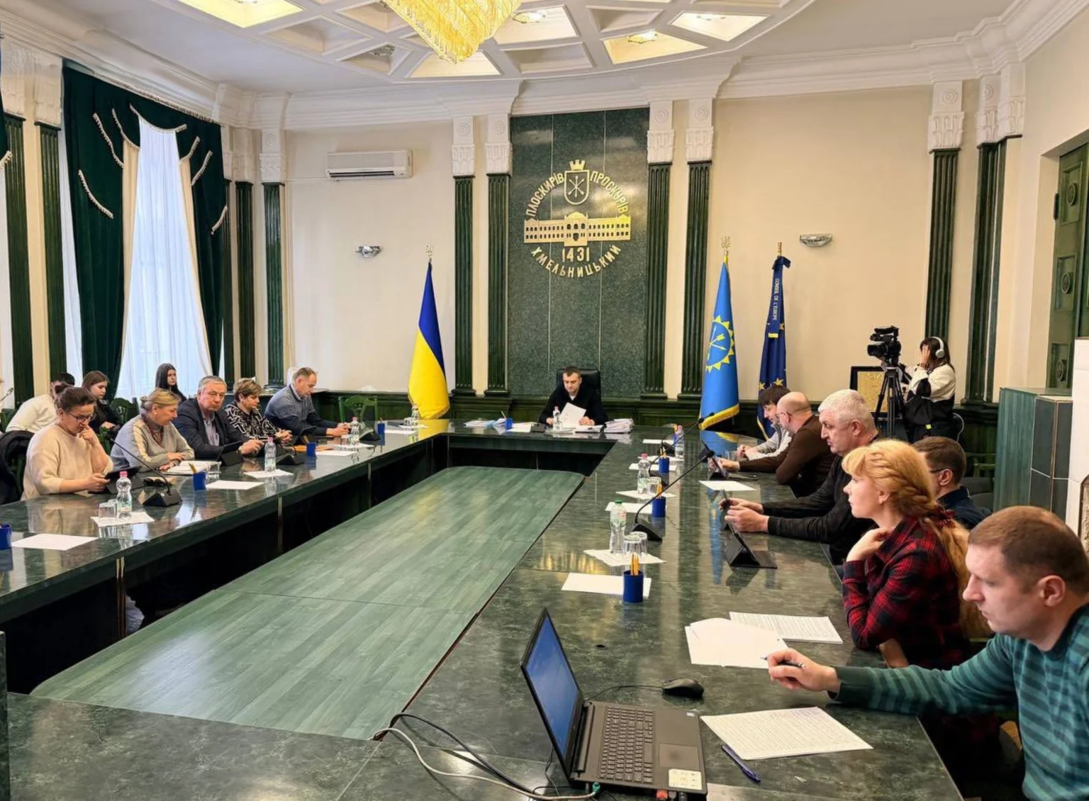 Соціальні виплати, житло та підтримка освіти: результати засідання виконкому у Хмельницькому