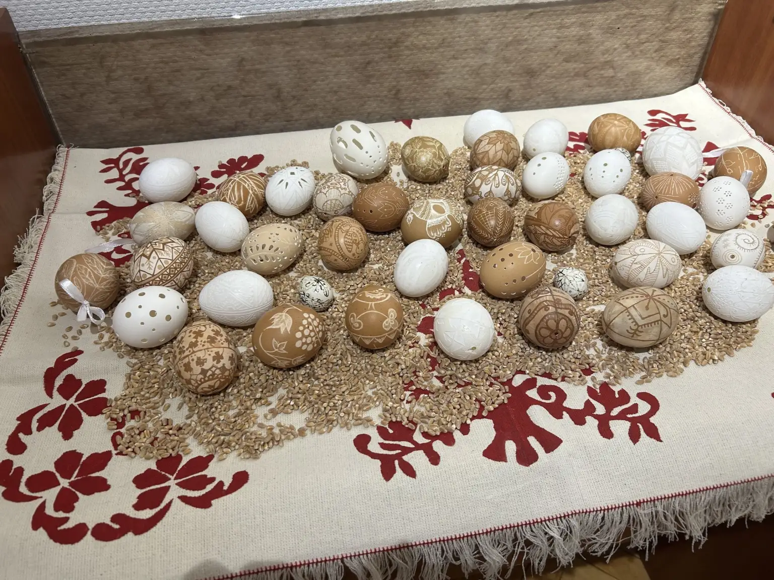 Від автентики до авангарду: у Хмельницькому відкрили масштабну виставку великодніх яєць