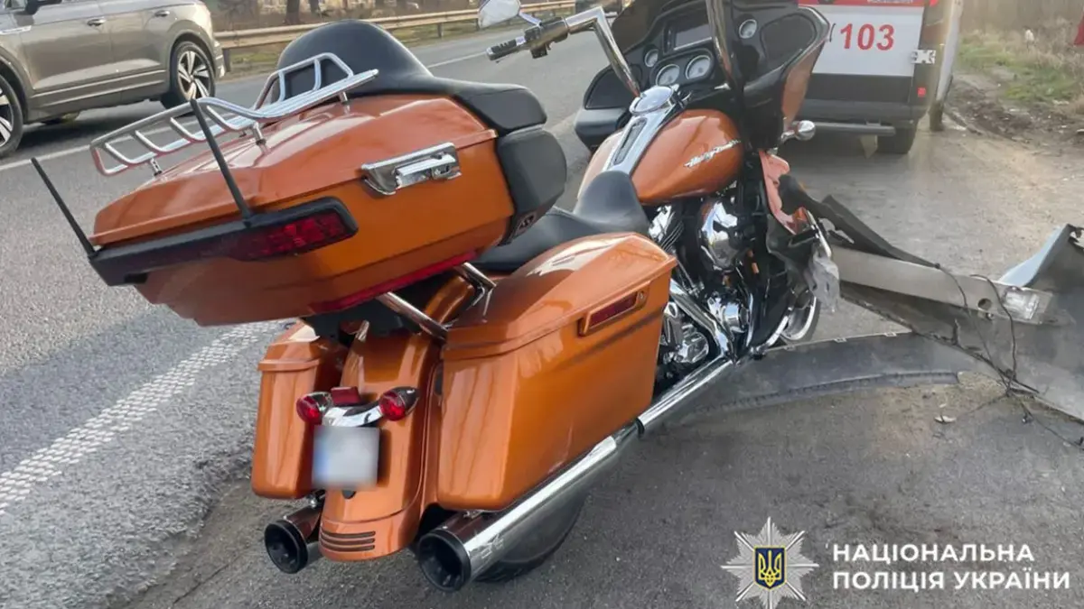 У Летичеві зіткнулися Opel та Harley-Davidson: байкера госпіталізували