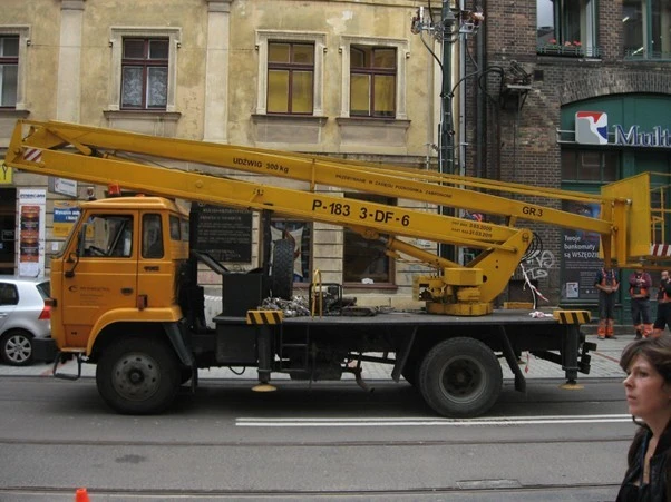 Оренда автовишки у Львові: підкоріть будь-яку висоту швидко та безпечно