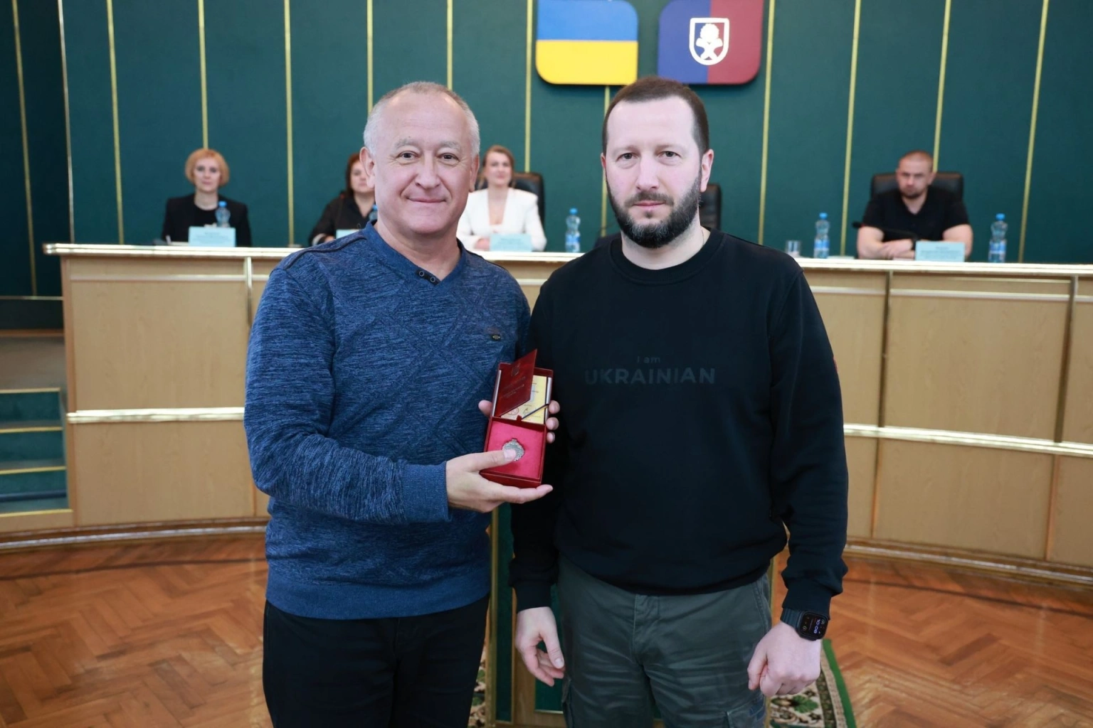 Подоляни отримали державні відзнаки: очільник Хмельницької ОВА вручив нагороди від Президента та Уряду