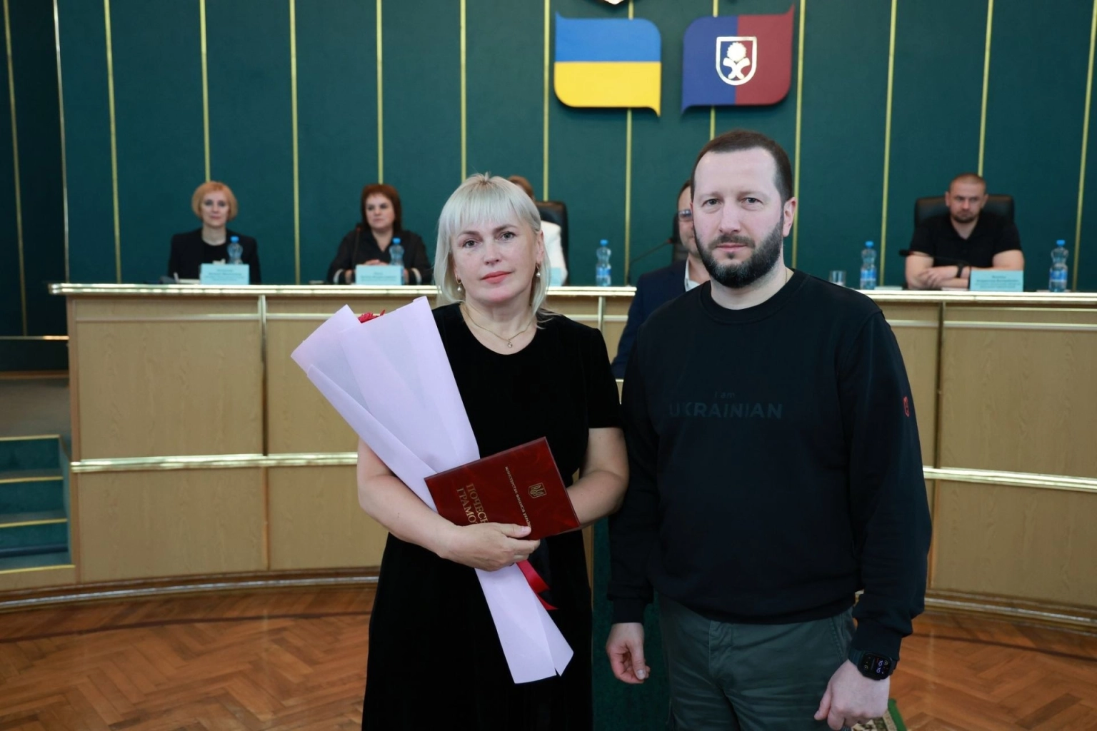 Подоляни отримали державні відзнаки: очільник Хмельницької ОВА вручив нагороди від Президента та Уряду