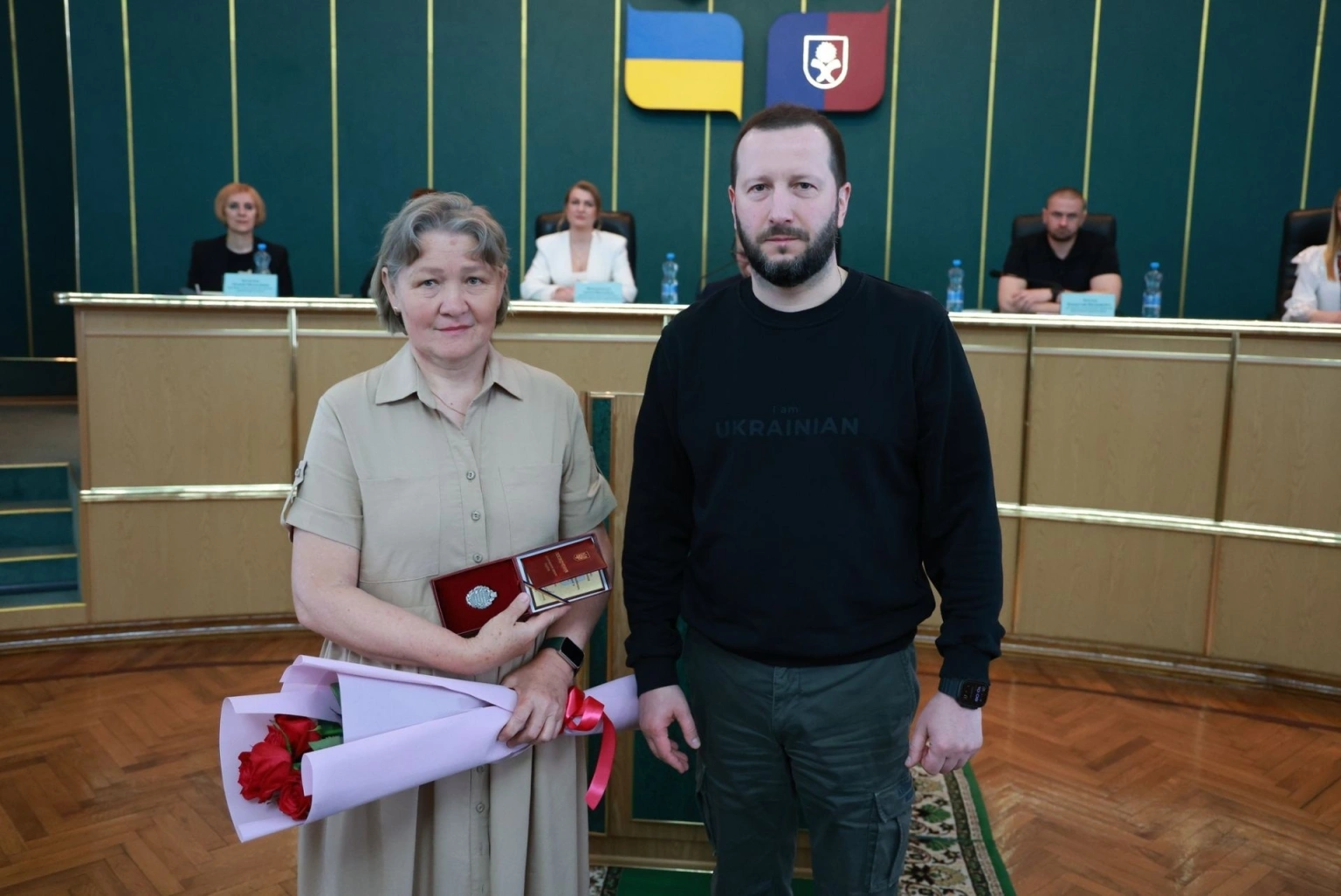 Подоляни отримали державні відзнаки: очільник Хмельницької ОВА вручив нагороди від Президента та Уряду