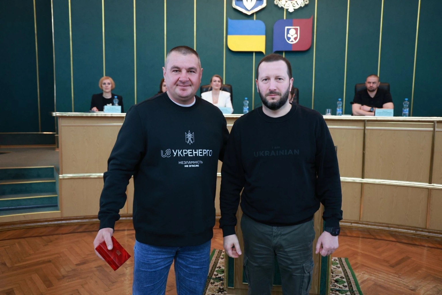 Подоляни отримали державні відзнаки: очільник Хмельницької ОВА вручив нагороди від Президента та Уряду