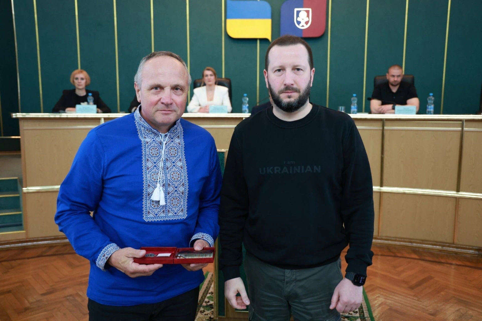 Подоляни отримали державні відзнаки: очільник Хмельницької ОВА вручив нагороди від Президента та Уряду