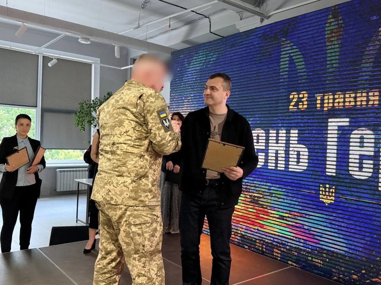 Забезпечення житлом родин військових: у Хмельницькому вручили нові сертифікати
