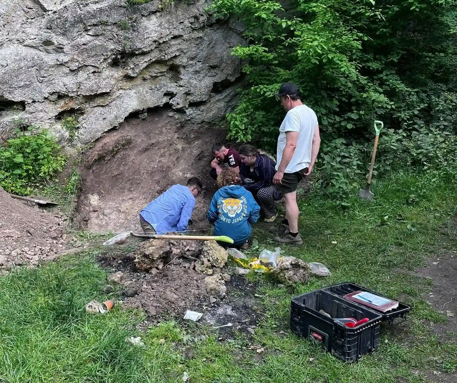 На Хмельниччині досліджують забутий скельний монастир