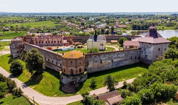 Хмельницькі Меджибіж та Китайгород змагатимуться за звання найкращих туристичних сіл світу