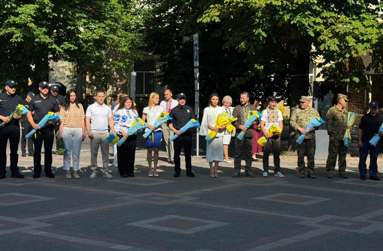 У Хмельницькому вшанували захисників та відзначили День Конституції