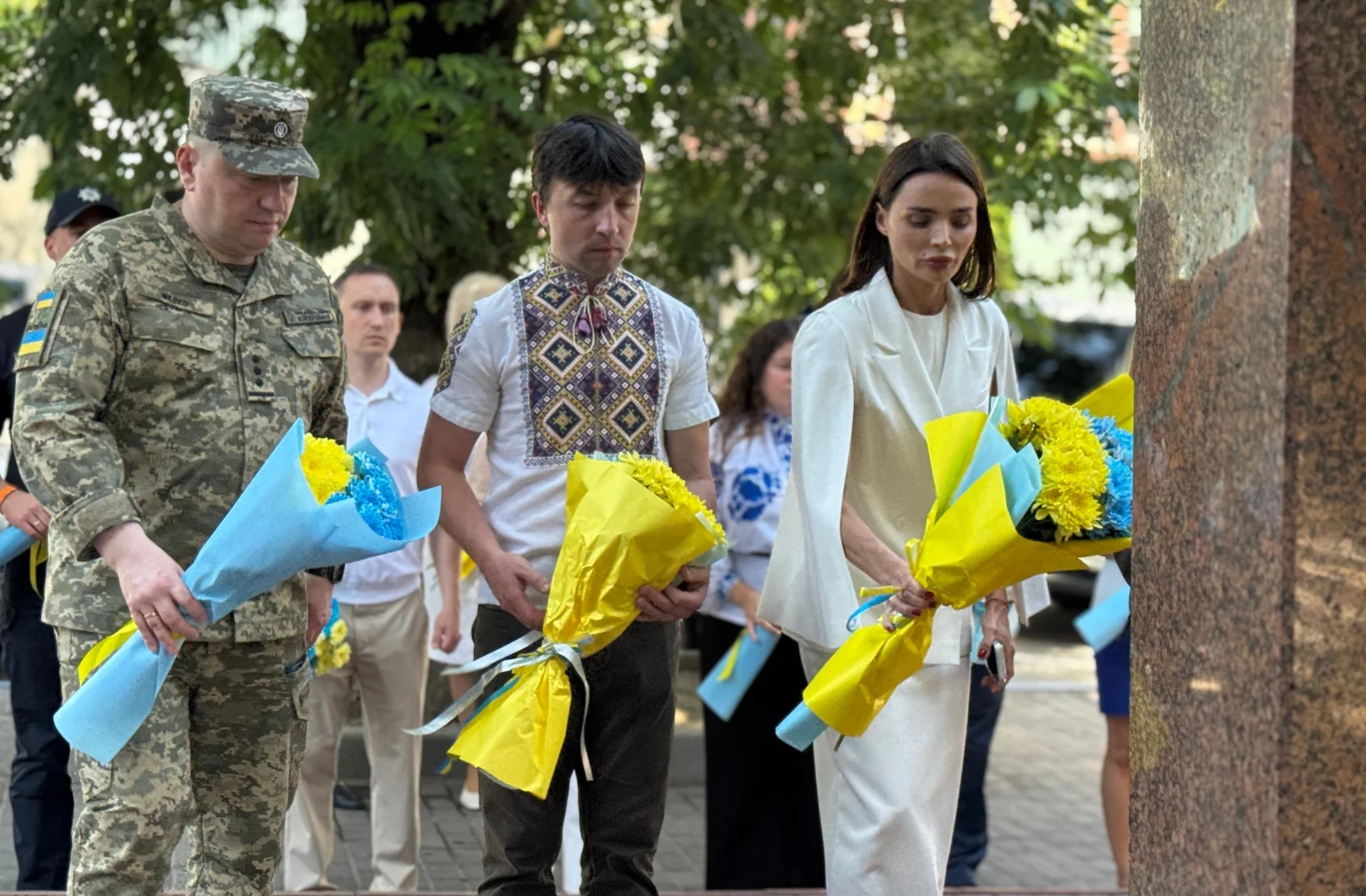 У Хмельницькому вшанували захисників та відзначили День Конституції